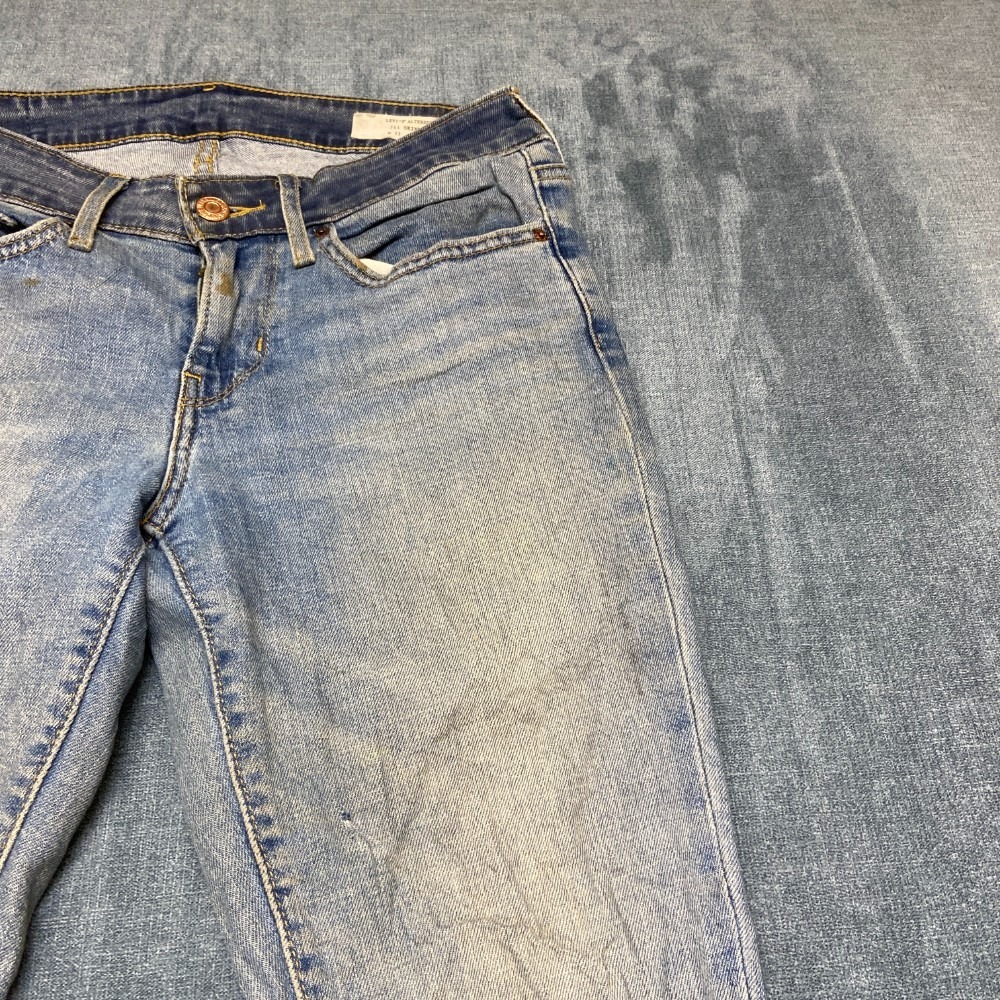 VTG Levi's 711 Altered Jeans Womens 27x30 Blue Denim Cotton Stretch Distressed - Picture 12 of 13